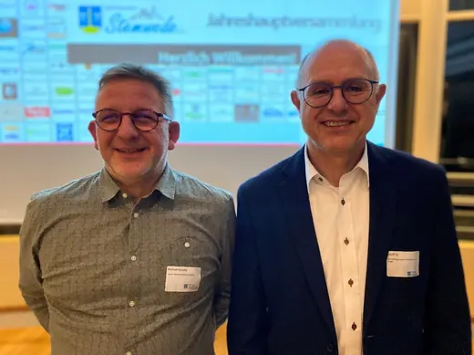 Aus langjähriger Zusammenarbeit im Vorstand ist eine Freundschaft gewachsen. (Michael Kutsche, 2. Vorsitzender bis 2021 und Adolf Ey, scheidender 1. Vorsitzender)