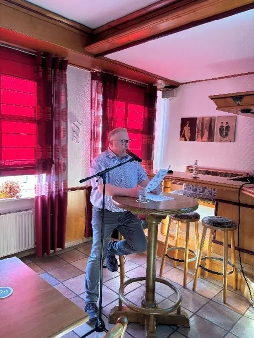 Mike Möller (1. Vorsitzender) moderierte die Veranstaltung
