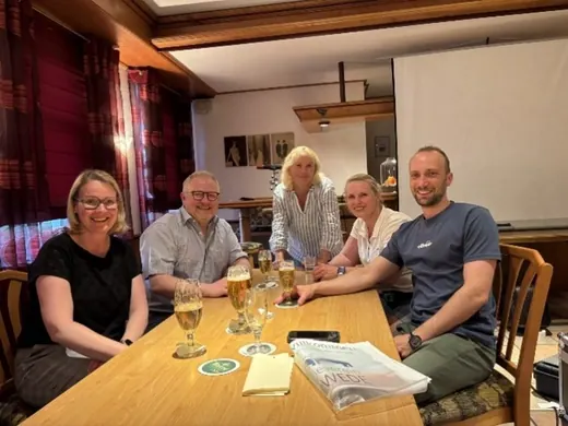 Freuen sich über ihre Wiederwahl (links: Meike Wehrmann (Schriftführerin), Mike Möller (1. Vorsitzender) und eine gelungene Veranstaltung (Daniela Niermann, Julia Rammstedt, Florian Rust)